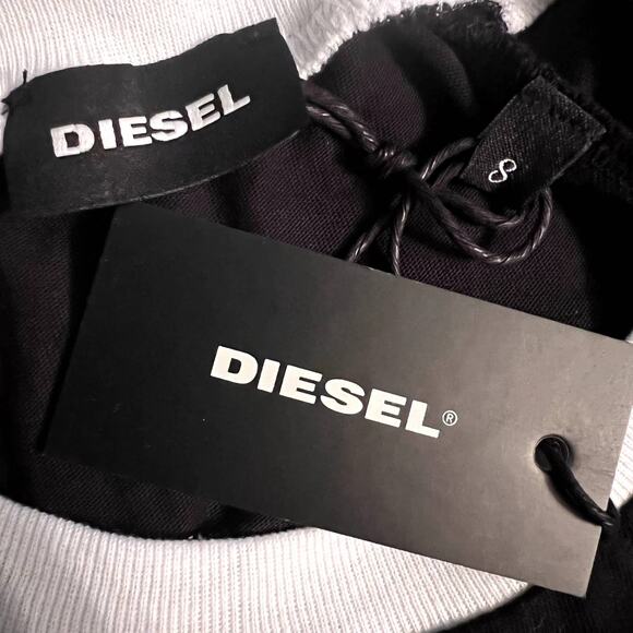 Diesel Kids T Shirt Black Talita Maglietta Graphic Glitter Logo Girls Sz 8 NWT - Picture 4 of 5